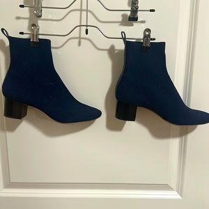 EUC Everlane Glove Boot Navy